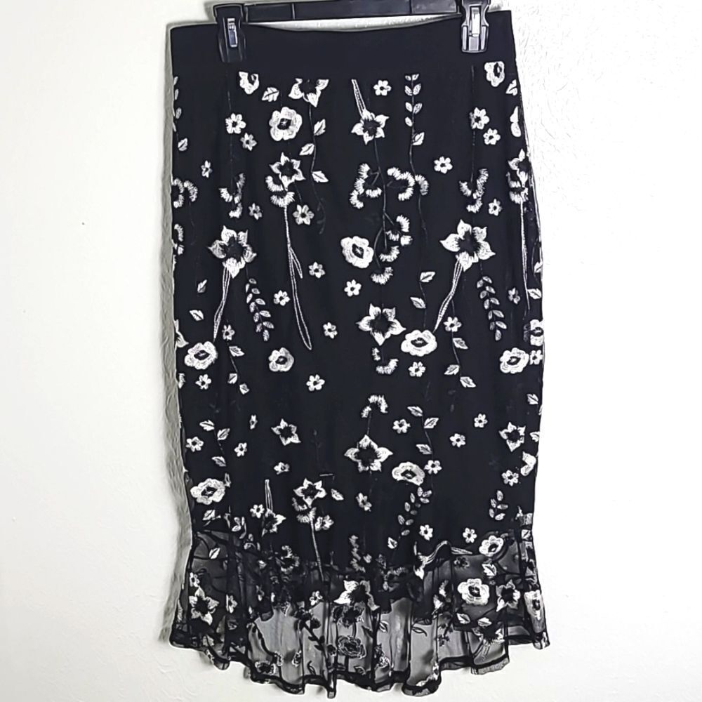 Thalia Sodi Black Midi-Skirt, White Embroidered Flowers, Sheer Ruffle, Sz 8